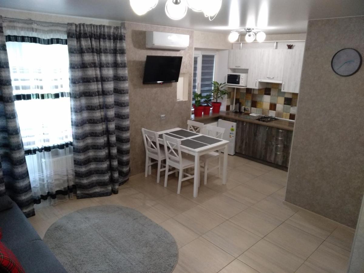 Luxuri Apartments 切尔尼戈夫 外观 照片